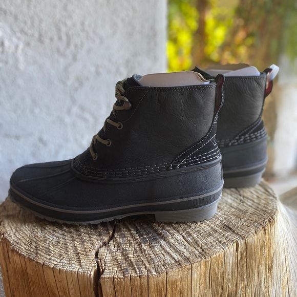 UGG Men's Zetik Boot Leather In Black - Picture 4 of 9